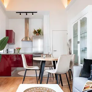 Apartment Familiar Nuevo De Diseno En La Mejor Zona De Triana, Parking Included, Seville